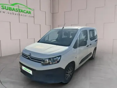 Usado Citroën Berlingo Live 100 CV (73 kW) 2021 Blanco Monovolumen