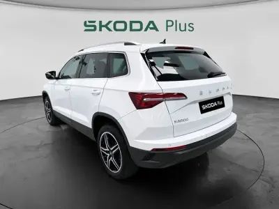 Usado Skoda Karoq Ambition 115 CV (84 kW) 2022 Blanco SUV