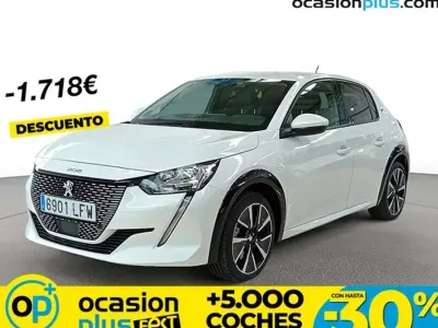 Usado Peugeot e-208 Allure 100 kW (136 CV) 2020 Blanco Utilitario