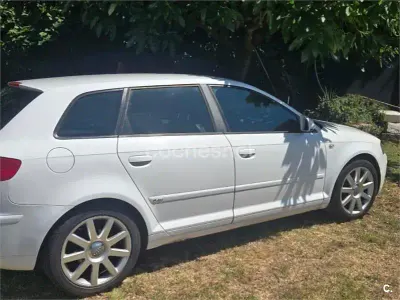 Usado Audi A3 Sportback Attraction 105 CV (77 kW) 2005 Blanco Utilitario