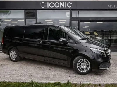 Begagnad Mercedes V300 Avantgarde 239 HK (175 kW) 2023 Svart Minibuss