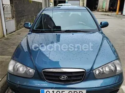 Usado Hyundai Elantra GLS 112 CV (82 kW) 2002 Verde Berlina