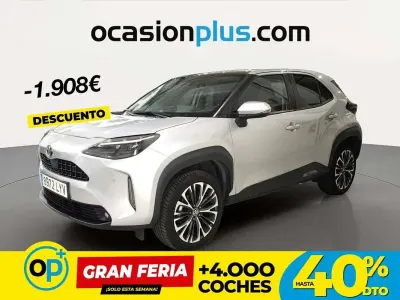 Usado Toyota Yaris Cross Plus 116 CV (85 kW) 2022 Gris SUV