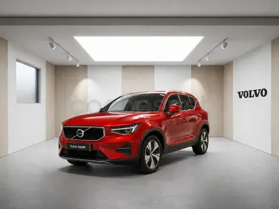 Usado Volvo XC40 Core 163 CV (119 kW) 2025 Granate SUV