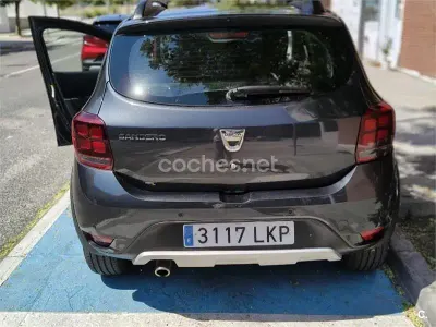 Usado Dacia Sandero Essentiel 100 CV (73 kW) 2020 Negro Berlina