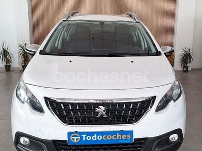 Usado Peugeot 2008 Signature Sky 100 CV (73 kW) 2019 Blanco SUV