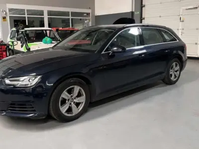 Usado Audi A4 S-Line 150 CV (110 kW) 2017 Negro Familiar