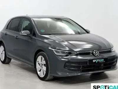 Usado VW Golf VIII 115 CV (84 kW) 2025 Gris / plata Berlina