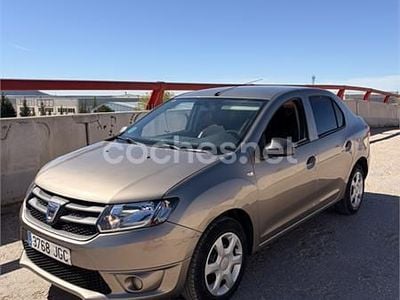 Usado Dacia Logan Ambiance 75 CV (55 kW) 2015 Gris / plata Berlina