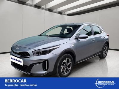 Usado Kia XCeed 100 CV (73 kW) 2025 Gris SUV