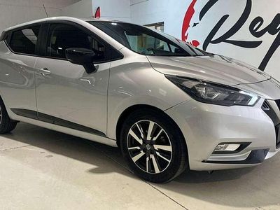Usado Nissan Micra 92 CV (67 kW) 2022 Gris Utilitario