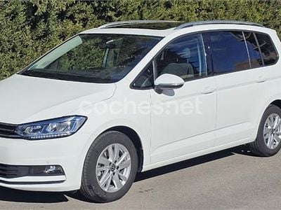 Blanco Usado 2022 VW Touran Advance Monovolumen | 28.500 € (Un poco caro)