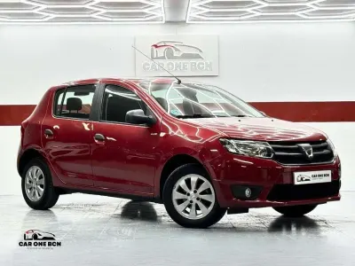 Usado Dacia Sandero 90 CV (66 kW) 2016 Burdeos Utilitario