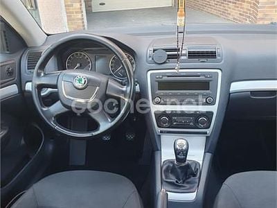 Usado Skoda Octavia 105 CV (77 kW) 2010 Azul Berlina