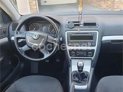 Azul Usado 2010 Skoda Octavia Berlina | 4800 €