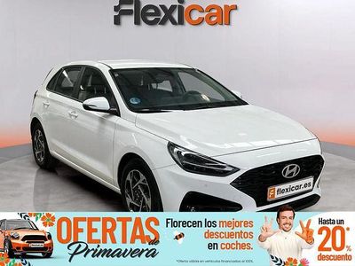 Usado Hyundai i30 120 CV (88 kW) 2024 Blanco Berlina