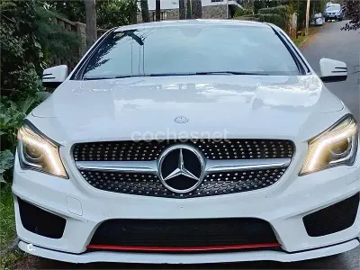Usado Mercedes CLA200 Shooting Brake AMG line 136 CV (100 kW) 2015 Blanco Familiar