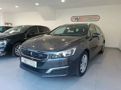 Usado Peugeot 508 SW Allure 150 CV (110 kW) 2016 Gris / plata Familiar