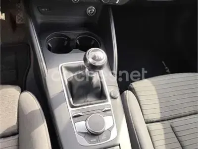 Usado Audi A3 S-Line 150 CV (110 kW) 2018 Azul Berlina