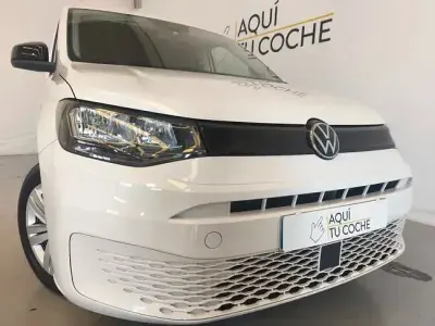 Usado VW Caddy 122 CV (89 kW) 2023 Blanco Monovolumen