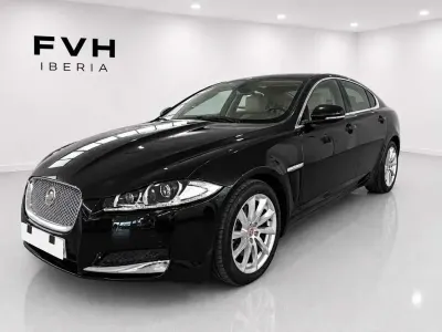 Usado Jaguar XF Luxury 200 CV (147 kW) 2013 Negro Berlina