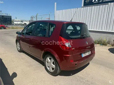 Usado Renault Scenic E-Tech 105 CV (77 kW) 2008 Rojo Monovolumen
