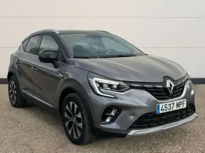 Usado Renault Captur Techno 90 CV (66 kW) 2024 Gris SUV