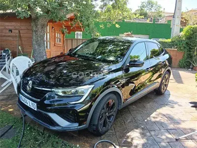 Usado Renault Arkana Equilibre 145 CV (106 kW) 2022 Negro SUV