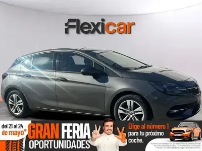 Usado Opel Astra Business Elegance 130 CV (95 kW) 2020 Gris Berlina