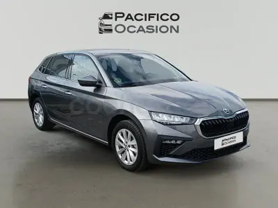Usado Skoda Scala Selection 115 CV (84 kW) 2024 Gris / plata Utilitario