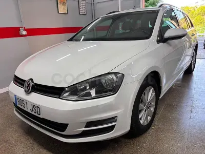 Usado VW Golf VII Advance 110 CV (80 kW) 2016 Blanco Familiar
