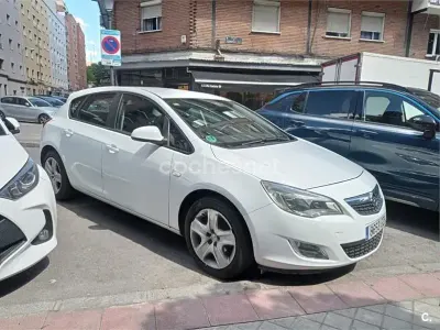 Usado Opel Astra Essentia 100 CV (73 kW) 2009 Blanco Berlina