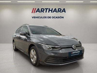 Usado VW Golf VIII Life 115 CV (84 kW) 2021 Gris / plata Familiar
