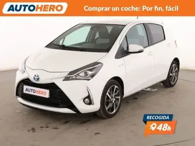 Usado Toyota Yaris Hybrid Active 101 CV (74 kW) 2019 Blanco Berlina