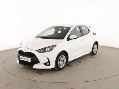 Usado Toyota Yaris Edition 125 CV (91 kW) 2022 Blanco Utilitario