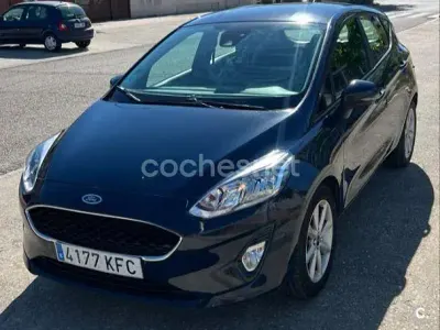 Usado Ford Fiesta Trend 85 CV (62 kW) 2017 Negro Utilitario