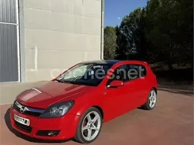 Usado Opel Astra Cosmo 150 CV (110 kW) 2005 Rojo Berlina