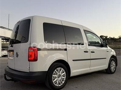 Usado VW Caddy 102 CV (75 kW) 2019 Blanco Monovolumen