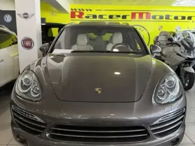Usado Porsche Cayenne Diesel 239 CV (175 kW) 2010 Marrón SUV