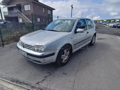 Usado VW Golf IV Advance 100 CV (73 kW) 2002 Gris / plata Berlina