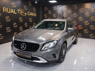Usado Mercedes GLA200 Urban 136 CV (100 kW) 2015 Gris / plata SUV
