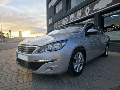Usado Peugeot 308 Access 100 HP (73 kW) 2016 Cinzento Sedan
