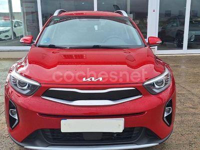 Granate Usado 2021 Kia Stonic SUV | 16.600 € (Precio justo)
