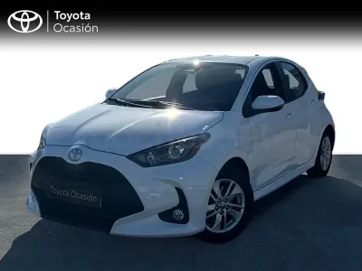 Usado Toyota Yaris Hybrid Business Edition 116 CV (85 kW) 2024 Blanco Berlina