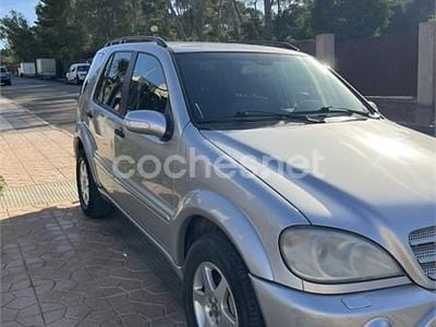 Usado Mercedes ML270 163 CV (119 kW) 2002 Gris / plata SUV