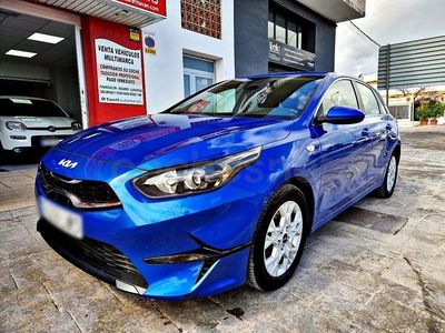 Usado Kia Ceed 100 CV (73 kW) 2022 Azul Utilitario