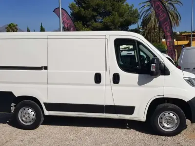 Usado Citroën Jumper 120 CV (88 kW) 2021 Blanco Monovolumen
