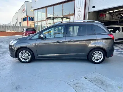 Usado Ford Grand C-Max Trend+ 120 CV (88 kW) 2017 Gris Monovolumen