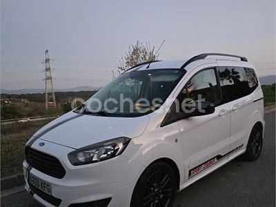 Usado Ford Tourneo Courier Sport 100 CV (73 kW) 2017 Blanco Monovolumen
