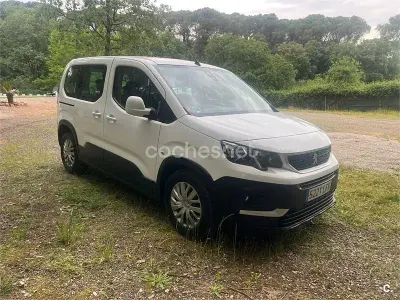 Usado Peugeot Rifter Access 100 CV (73 kW) 2020 Blanco Monovolumen